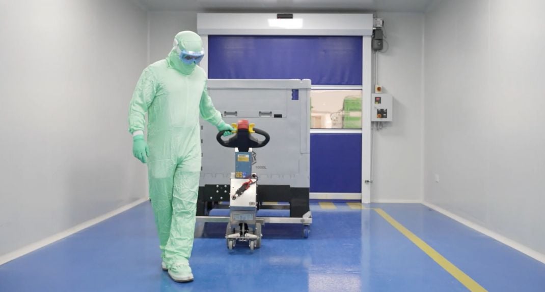 MasterMover application image - Cleanroom equipment