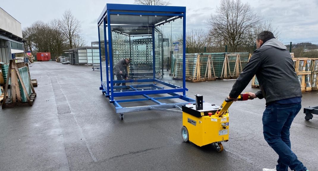 MasterMover application image - Glass manufacturing